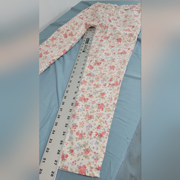 American Eagle Floral Denim Stretch Jeans size 2. - Picture 4 of 13